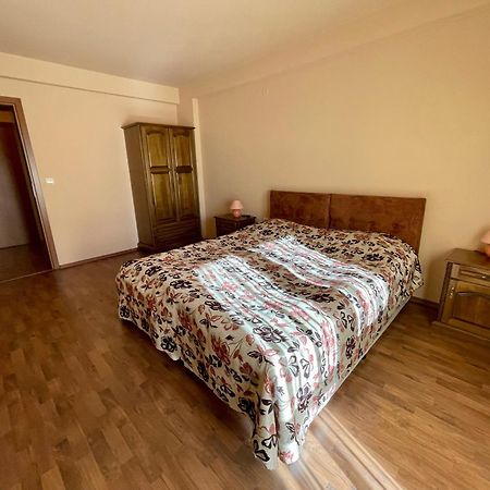 Private Apartments Next To Bellevue Residence Банско Экстерьер фото